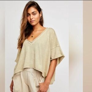 We The Free Cally Boxy Cropped T-Shirt in Green Clay Large